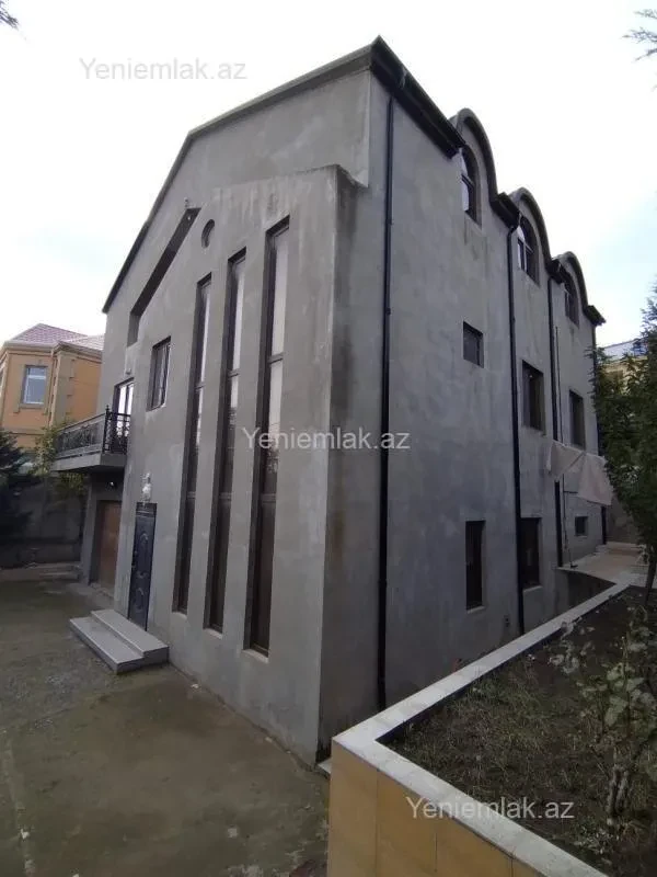 Satılır 9 otaqlı həyət evi 42 m²