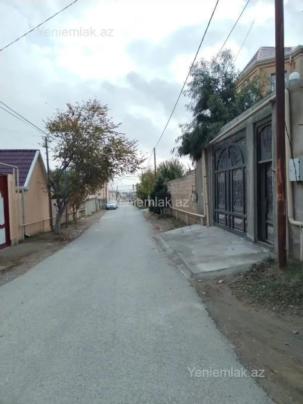 Satılır 9 otaqlı həyət evi 42 m²
