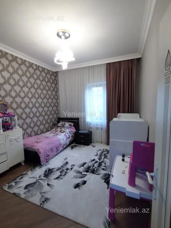 Satılır 9 otaqlı həyət evi 42 m²