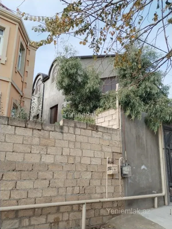 Satılır 9 otaqlı həyət evi 42 m²