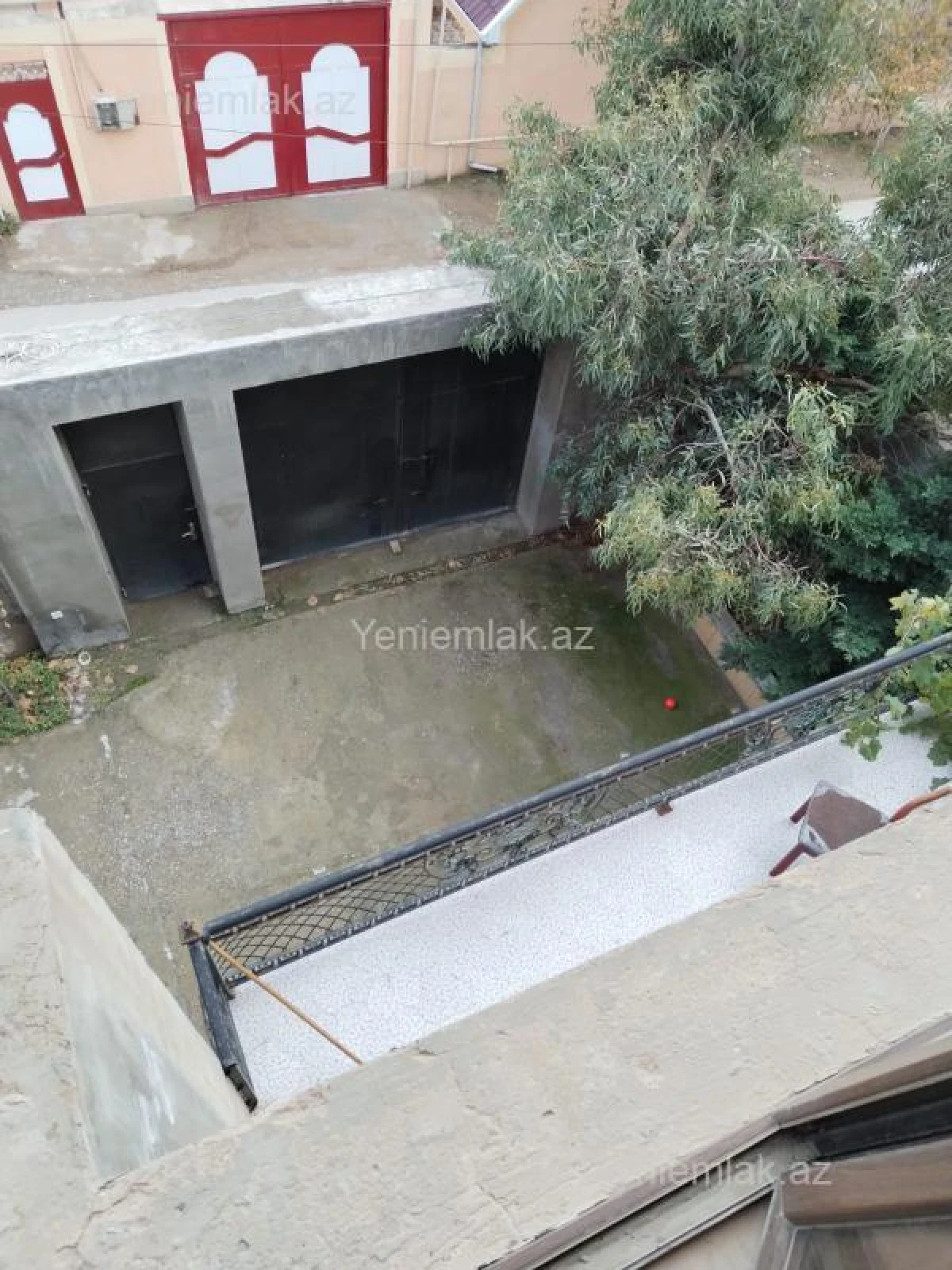 Satılır 9 otaqlı həyət evi 42 m²