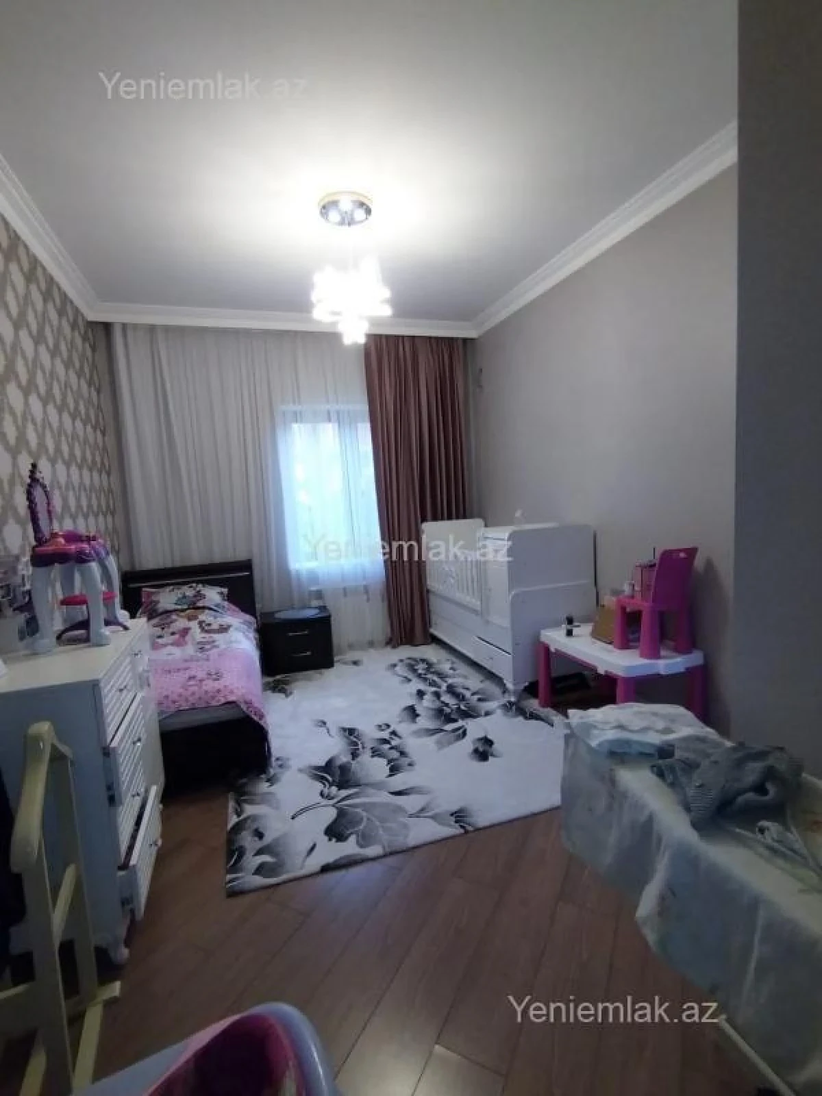 Satılır 9 otaqlı həyət evi 42 m²