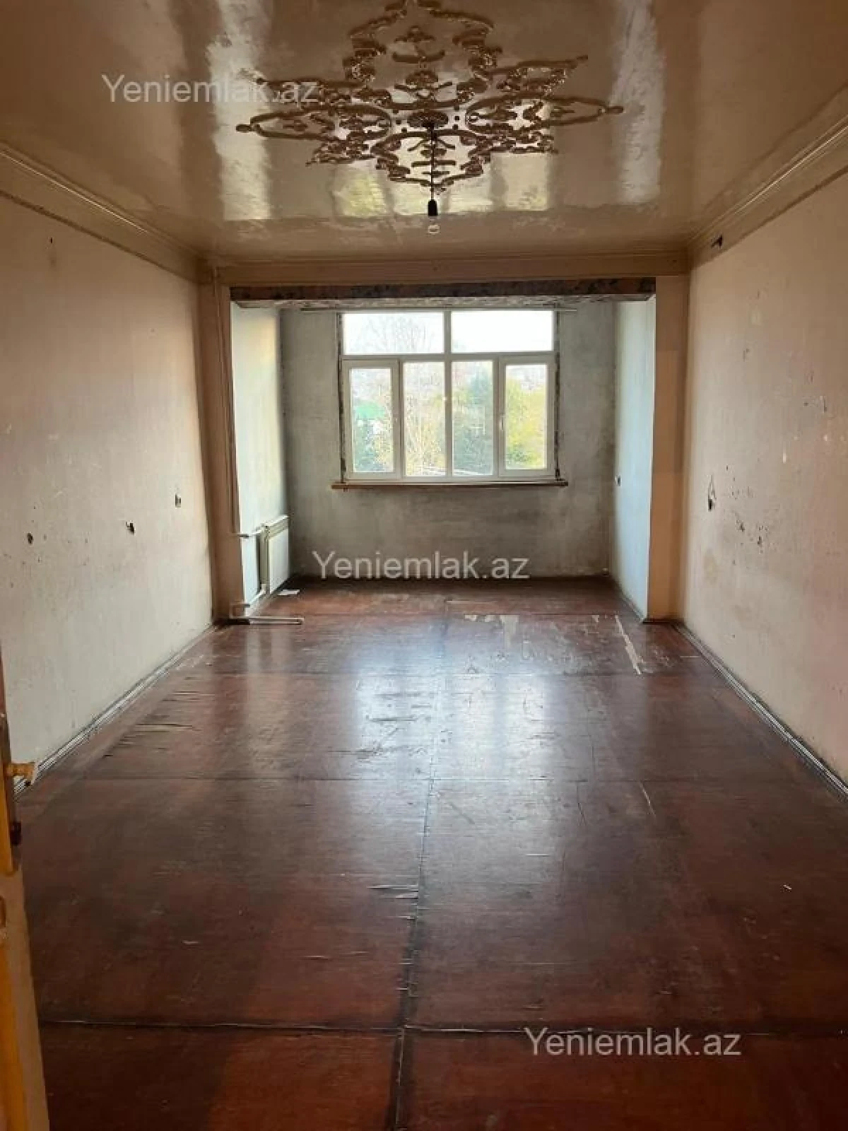 Satılır 3 otaqlı köhnə tikili 90 m²