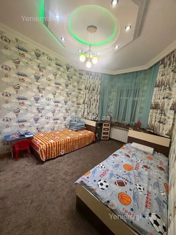 Satılır 4 otaqlı həyət evi 200 m²