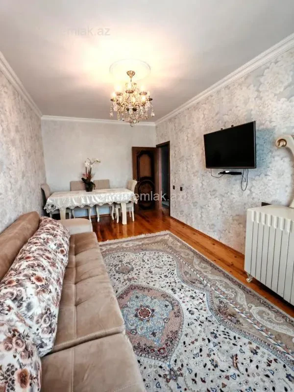 Satılır 2 otaqlı köhnə tikili 65 m²