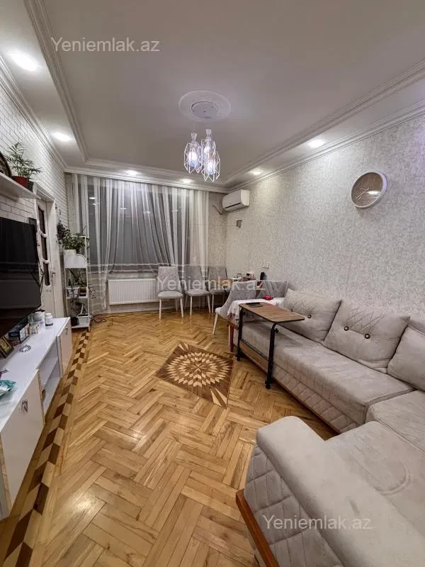 Satılır 3 otaqlı köhnə tikili 85 m²