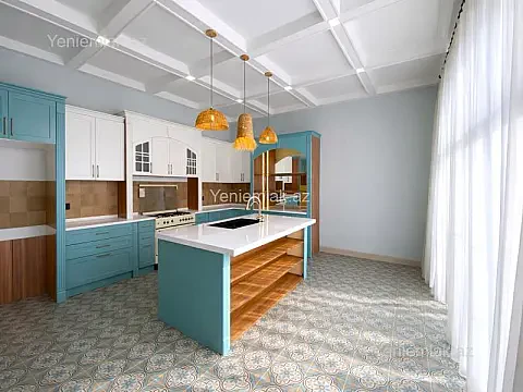 Satılır 5 otaqlı həyət evi 220 m²