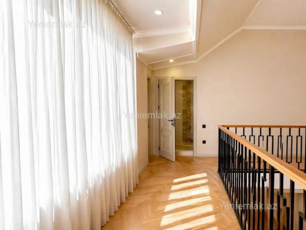 Satılır 5 otaqlı həyət evi 220 m²
