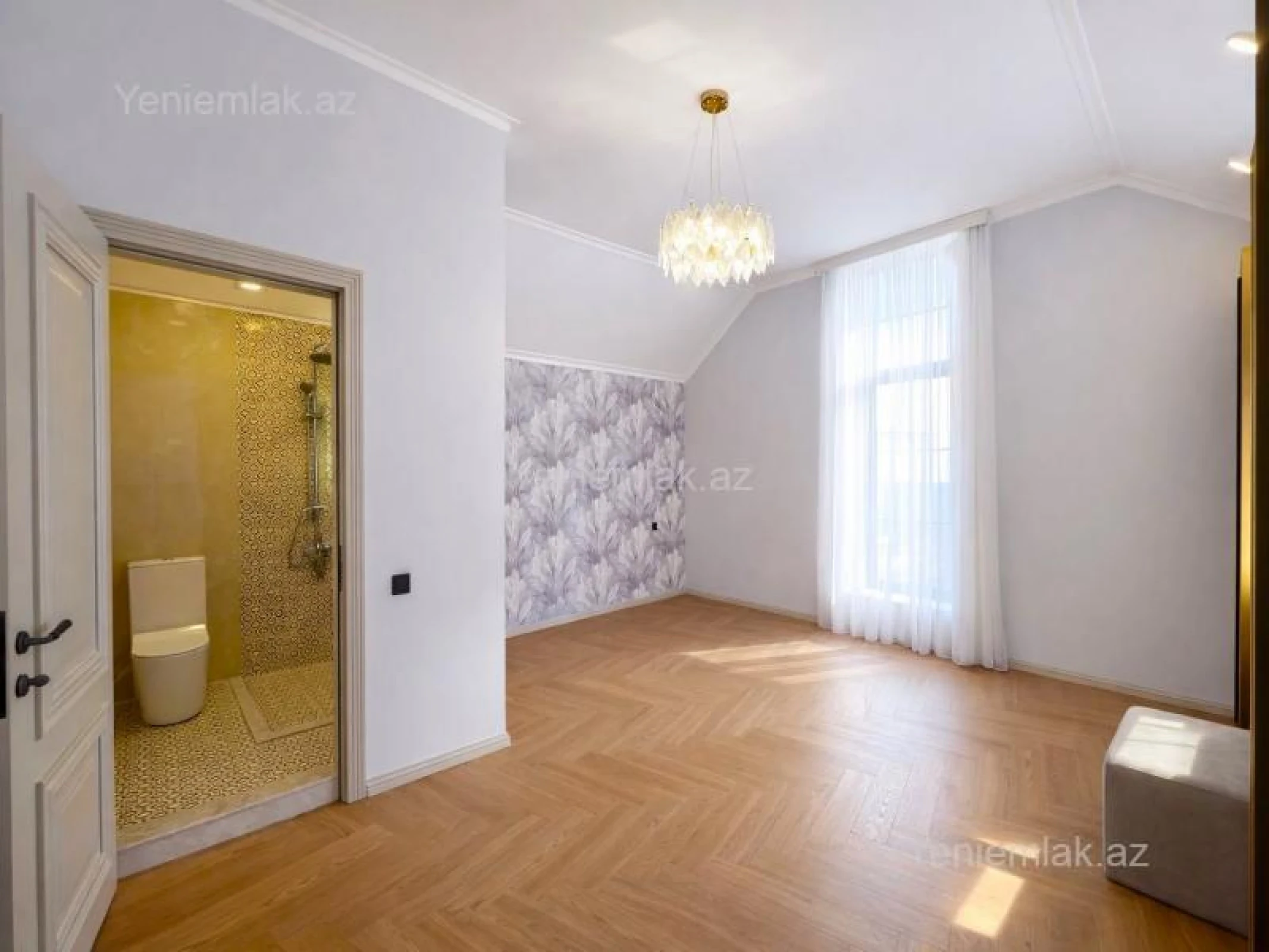Satılır 5 otaqlı həyət evi 220 m²