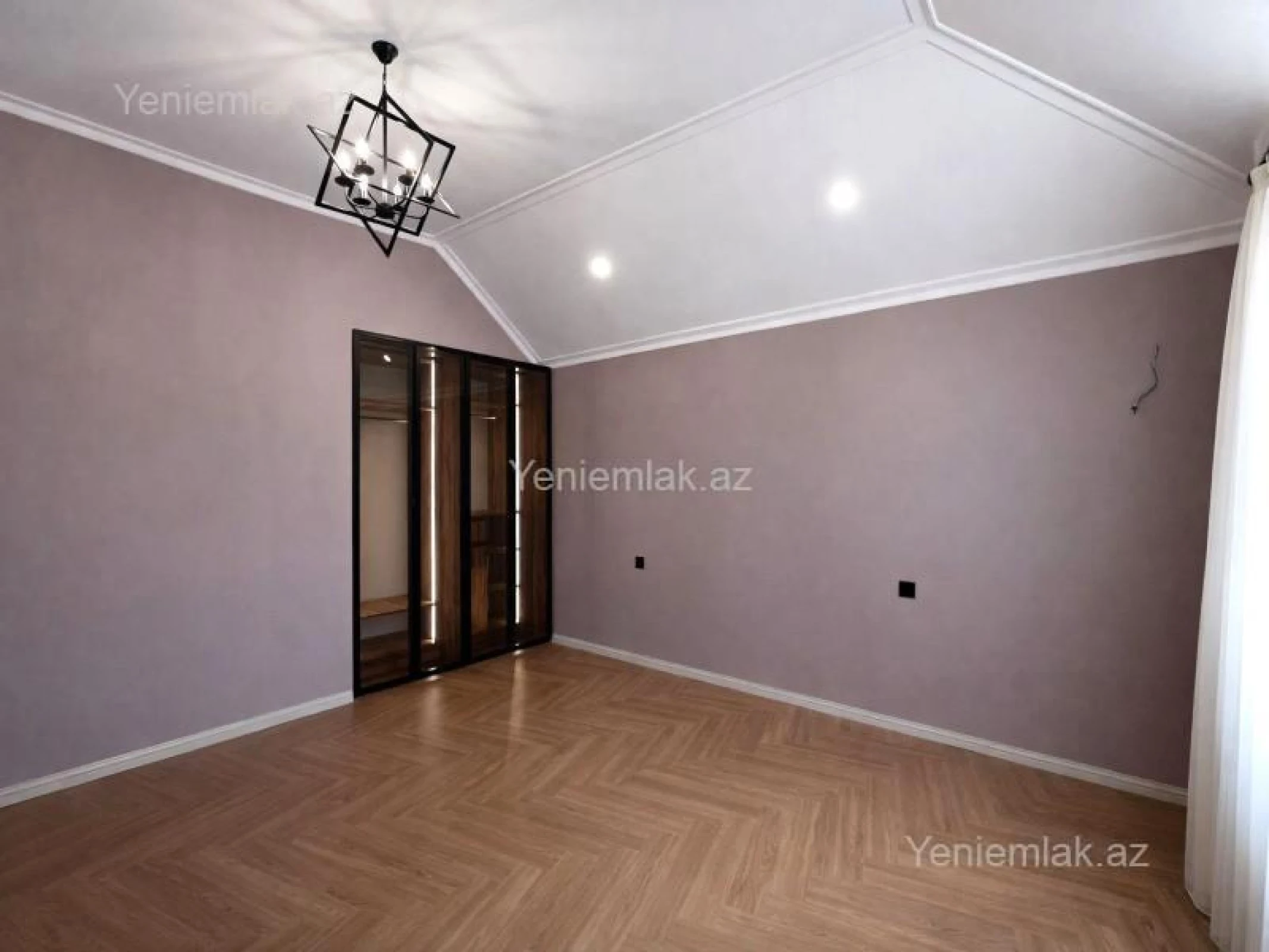 Satılır 5 otaqlı həyət evi 220 m²