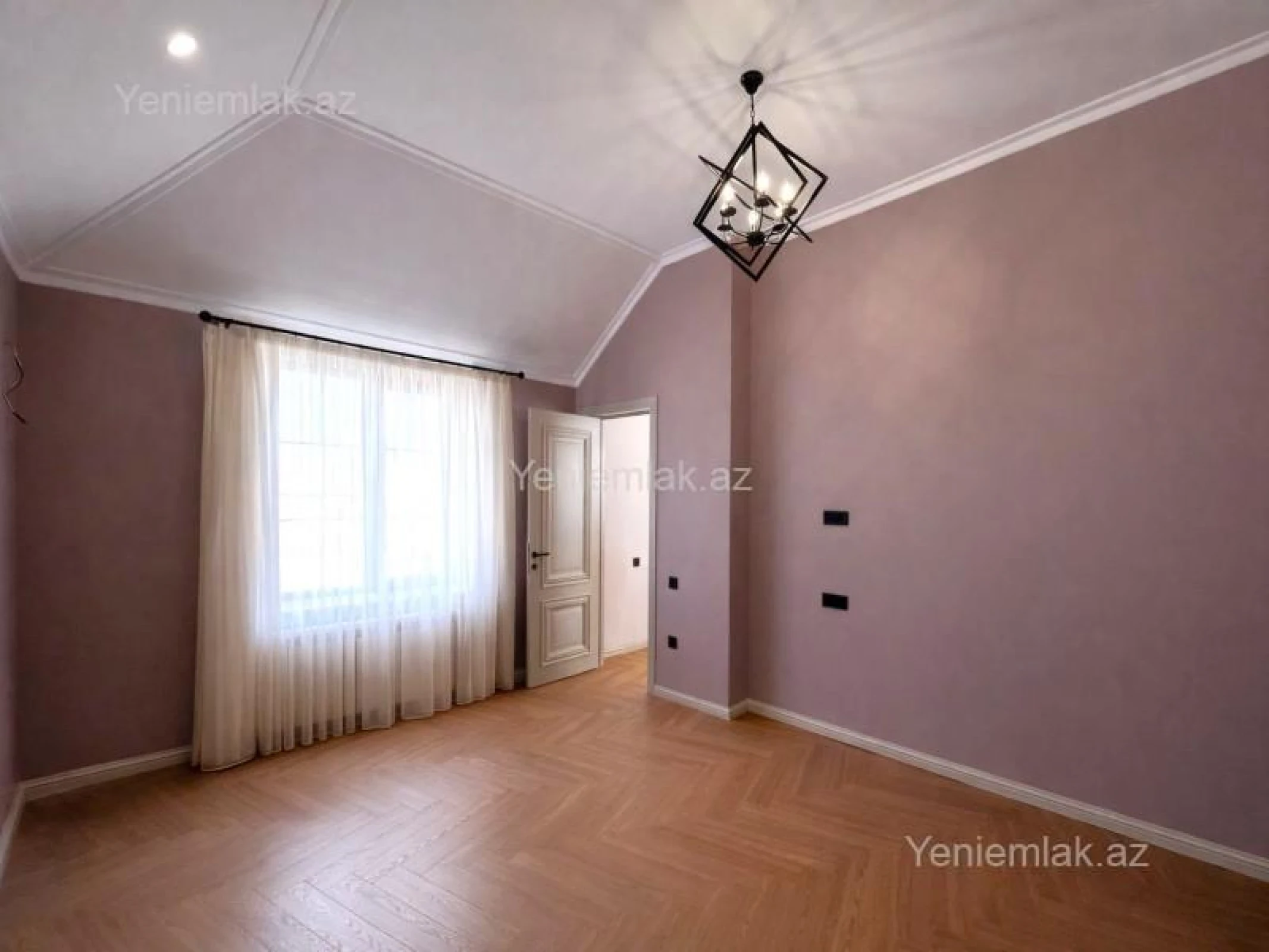 Satılır 5 otaqlı həyət evi 220 m²