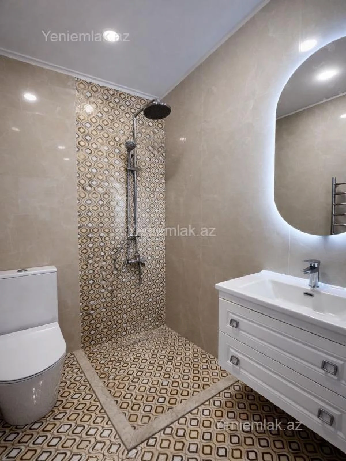 Satılır 5 otaqlı həyət evi 220 m²