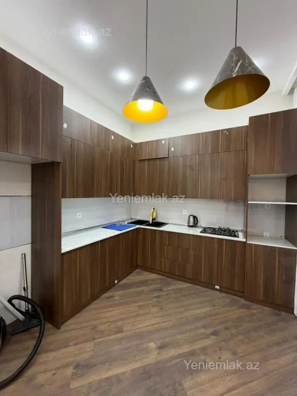 Satılır 4 otaqlı həyət evi 140 m²