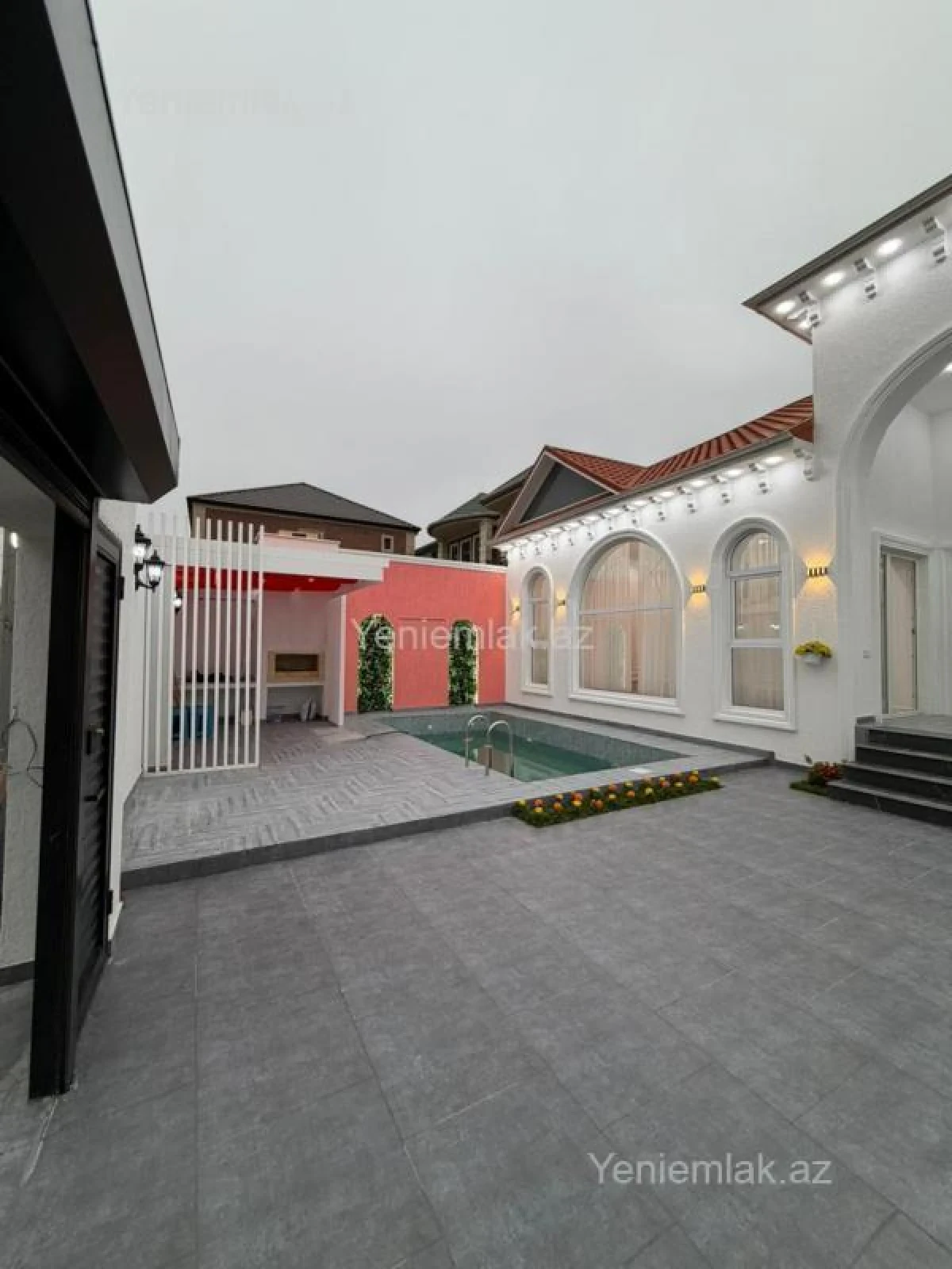 Satılır 4 otaqlı həyət evi 140 m²