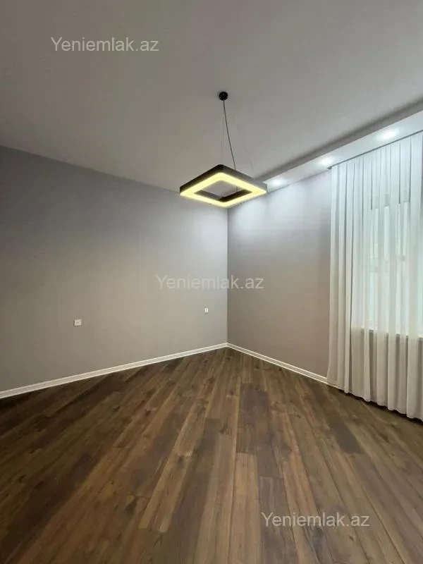 Satılır 4 otaqlı həyət evi 140 m²