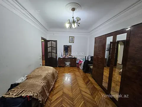 Satılır 3 otaqlı köhnə tikili 90 m² — Bakı, Nizami 3 otaq 90.00 m²