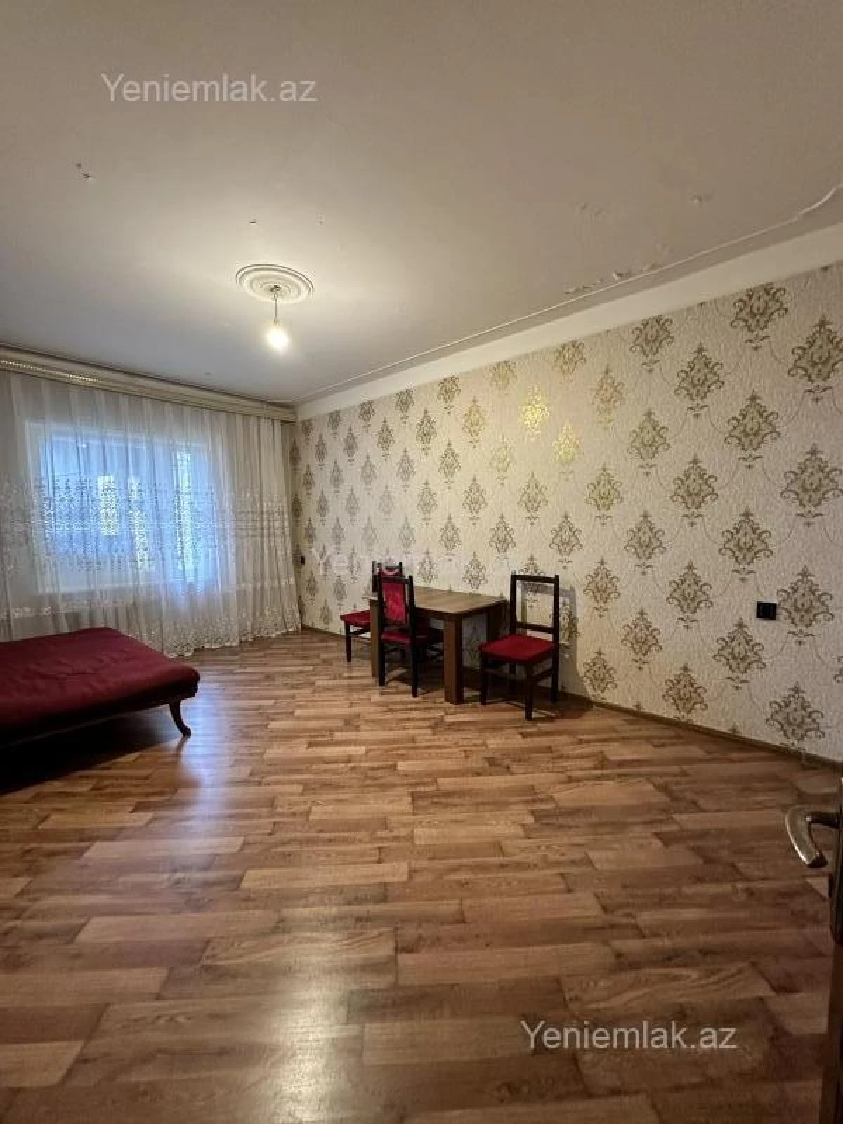 Satılır 2 otaqlı köhnə tikili 60 m²