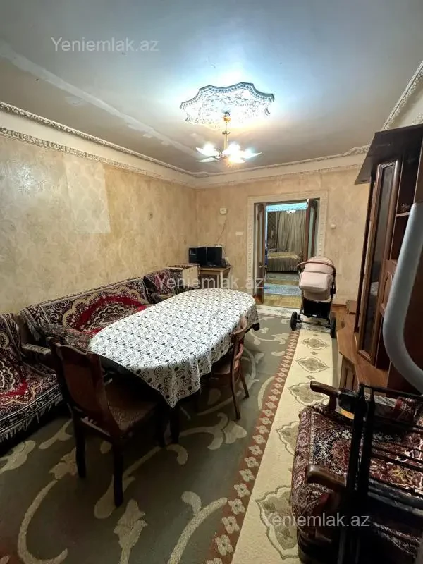 Satılır 3 otaqlı köhnə tikili 80 m²