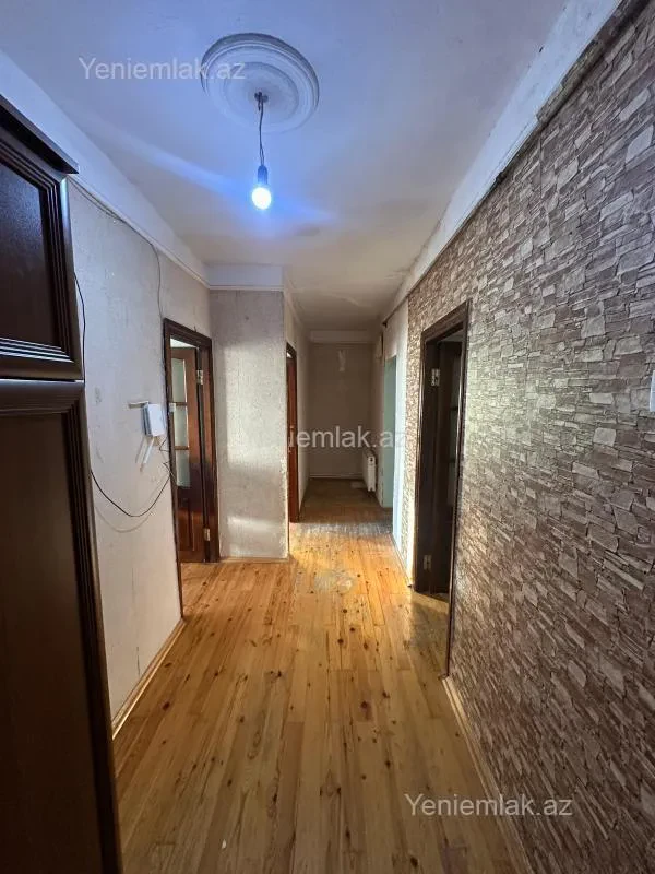 Satılır 3 otaqlı köhnə tikili 70 m²