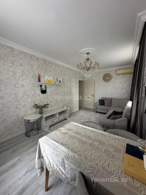 Satılır 2 otaqlı köhnə tikili 60 m²