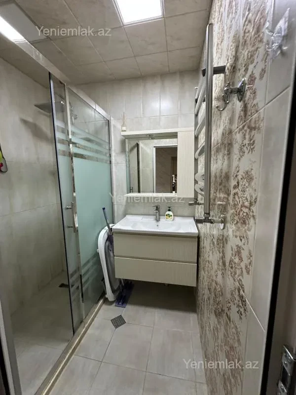 Satılır 2 otaqlı köhnə tikili 60 m²