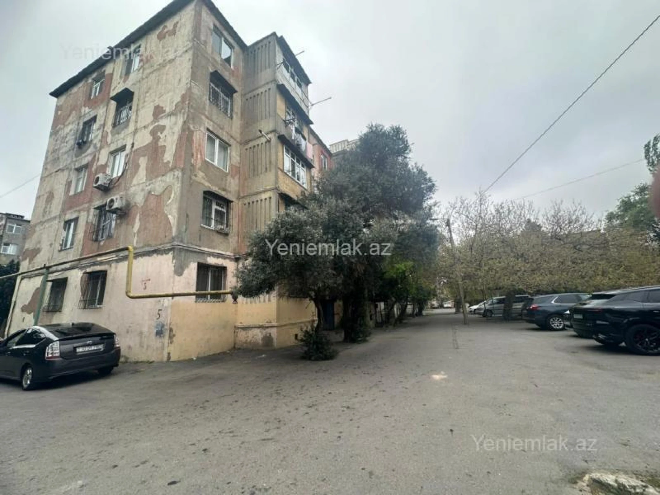 Satılır 3 otaqlı köhnə tikili 75 m²