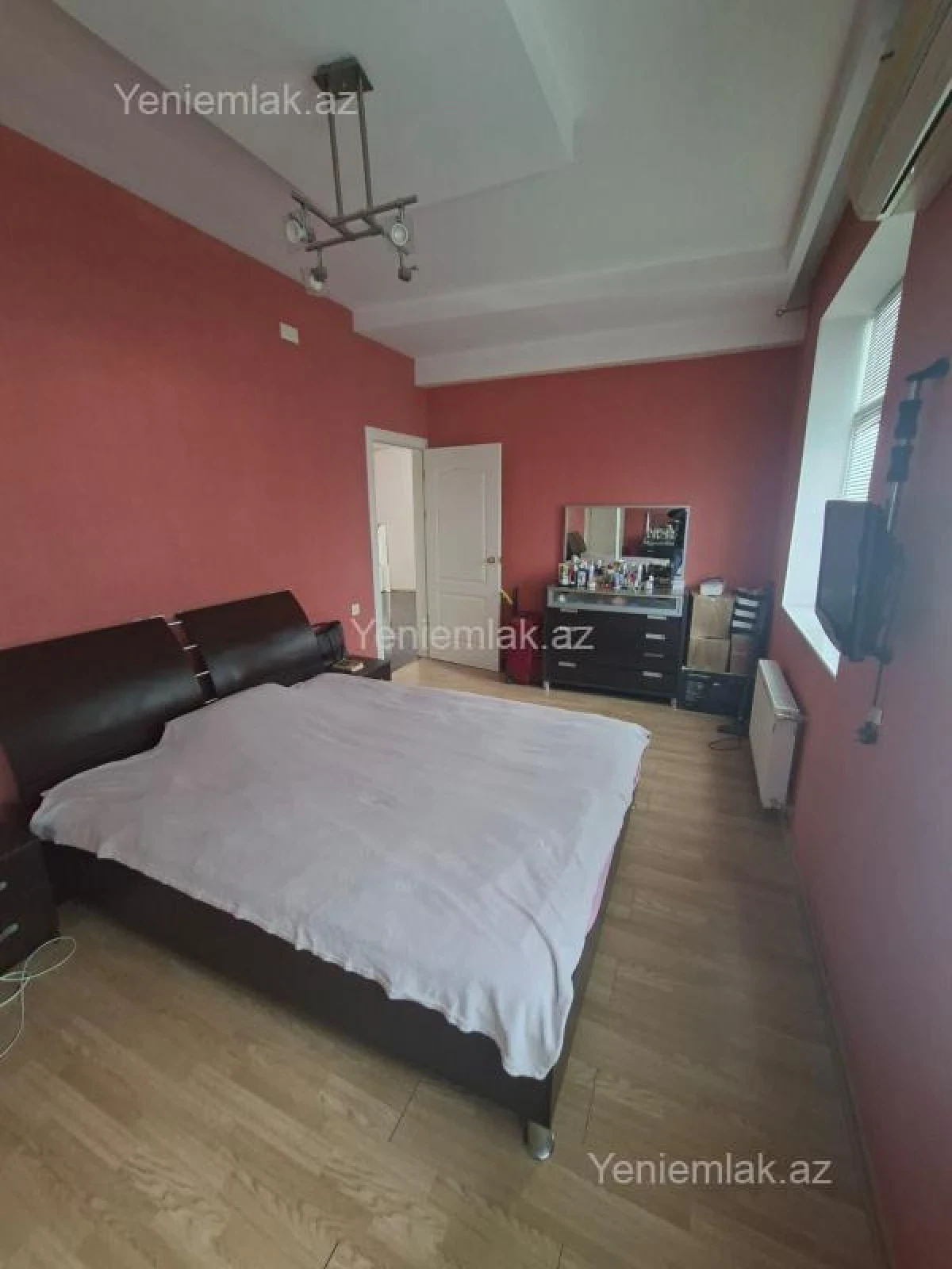 Satılır 3 otaqlı yeni tikili 100 m²