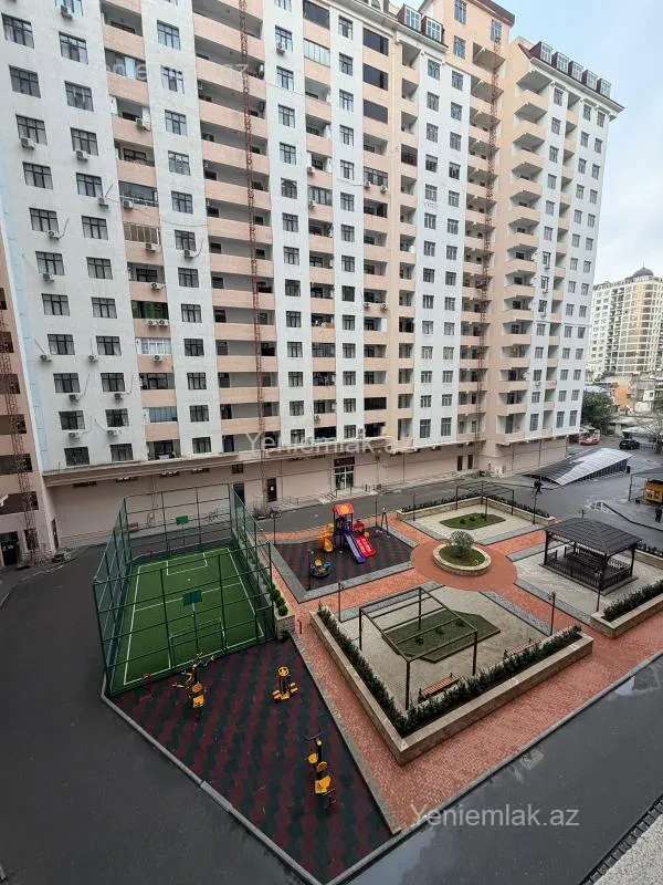 Satılır 3 otaqlı yeni tikili 125 m²