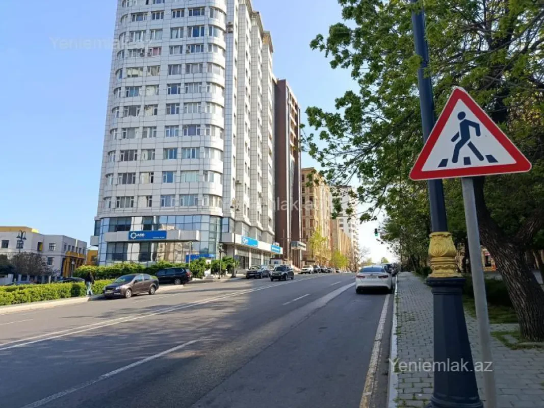 Satılır 1 otaqlı köhnə tikili 28 m²