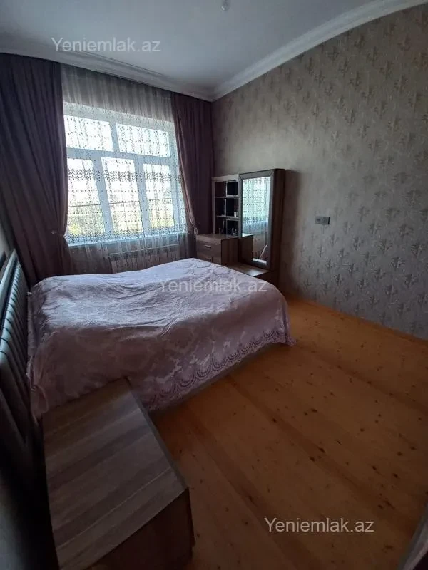 Satılır 3 otaqlı həyət evi 178 m²