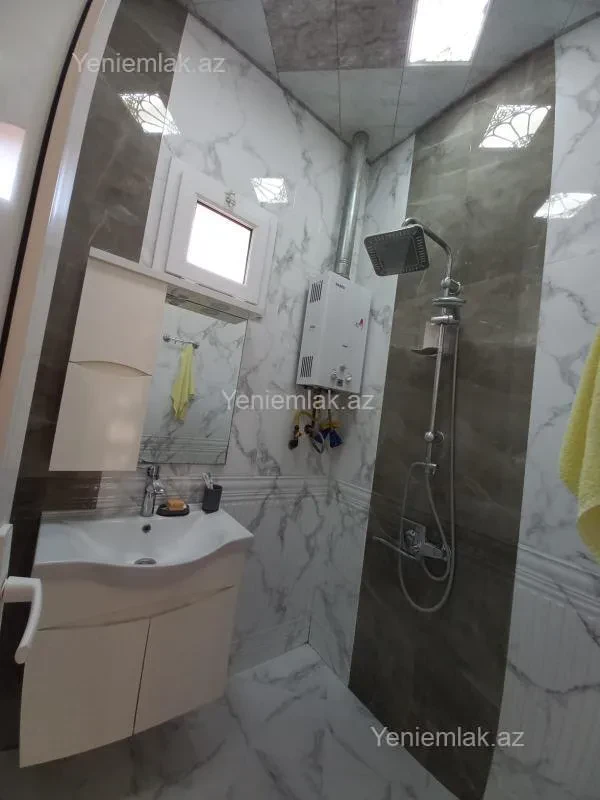 Satılır 3 otaqlı həyət evi 178 m²