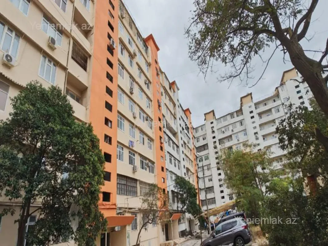 Satılır 4 otaqlı köhnə tikili 100 m²