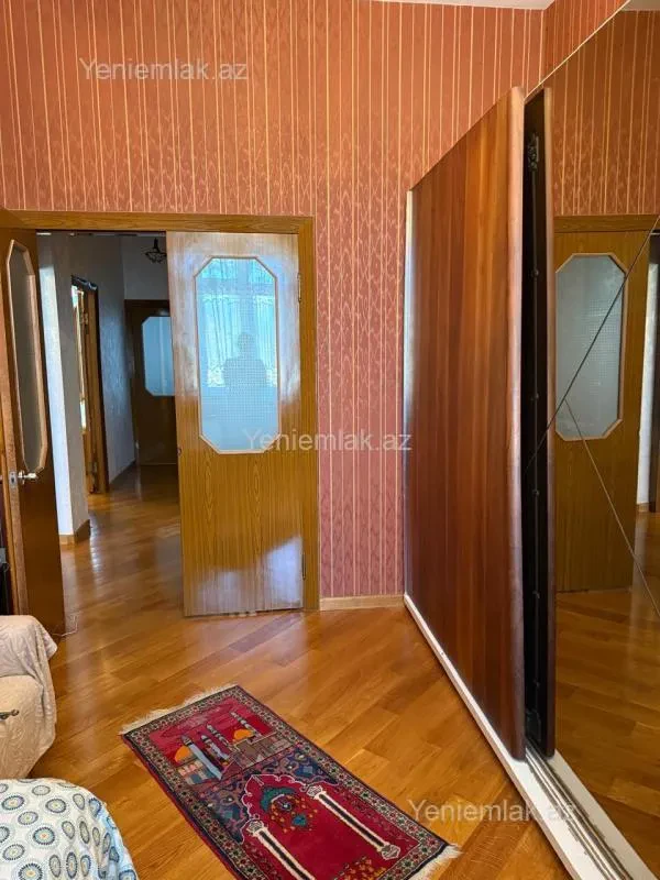 Satılır 3 otaqlı köhnə tikili 95 m²