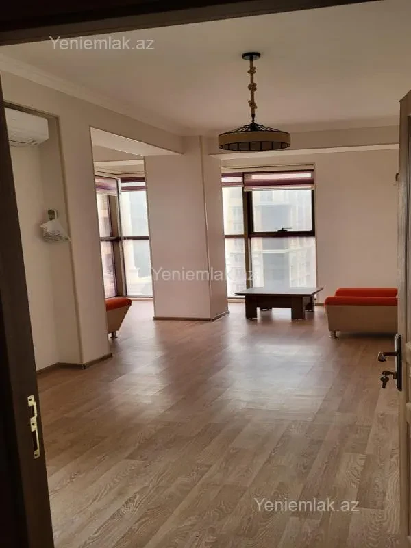 Satılır 2 otaqlı yeni tikili 80 m²