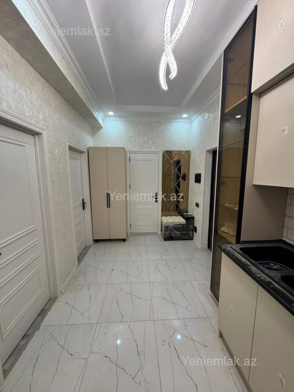 Satılır 3 otaqlı yeni tikili 72 m²