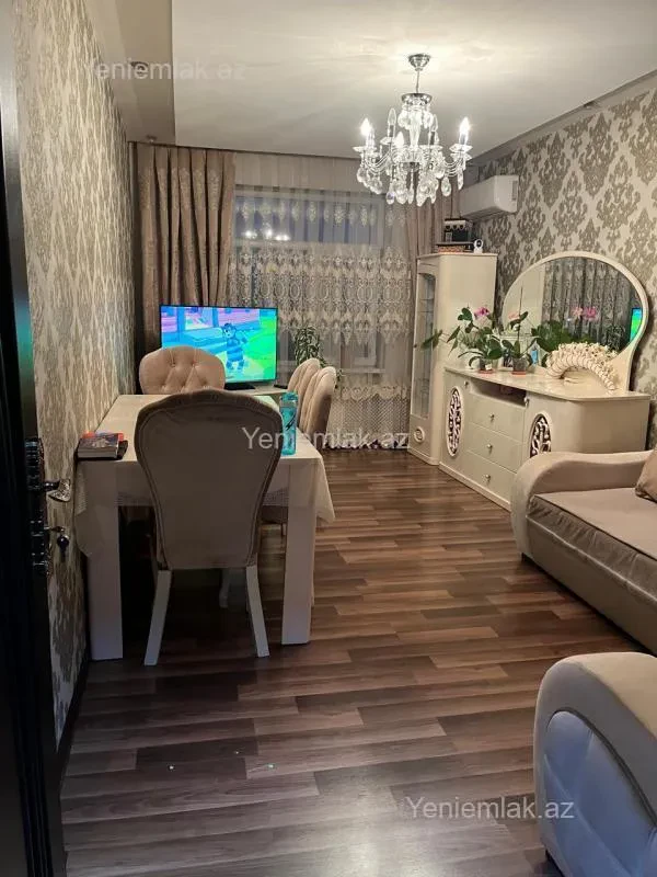 Satılır 2 otaqlı köhnə tikili 70 m²
