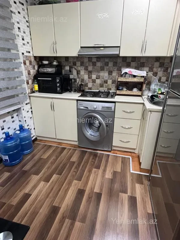 Satılır 2 otaqlı köhnə tikili 70 m²
