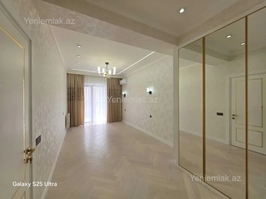 Satılır 4 otaqlı yeni tikili 190 m²