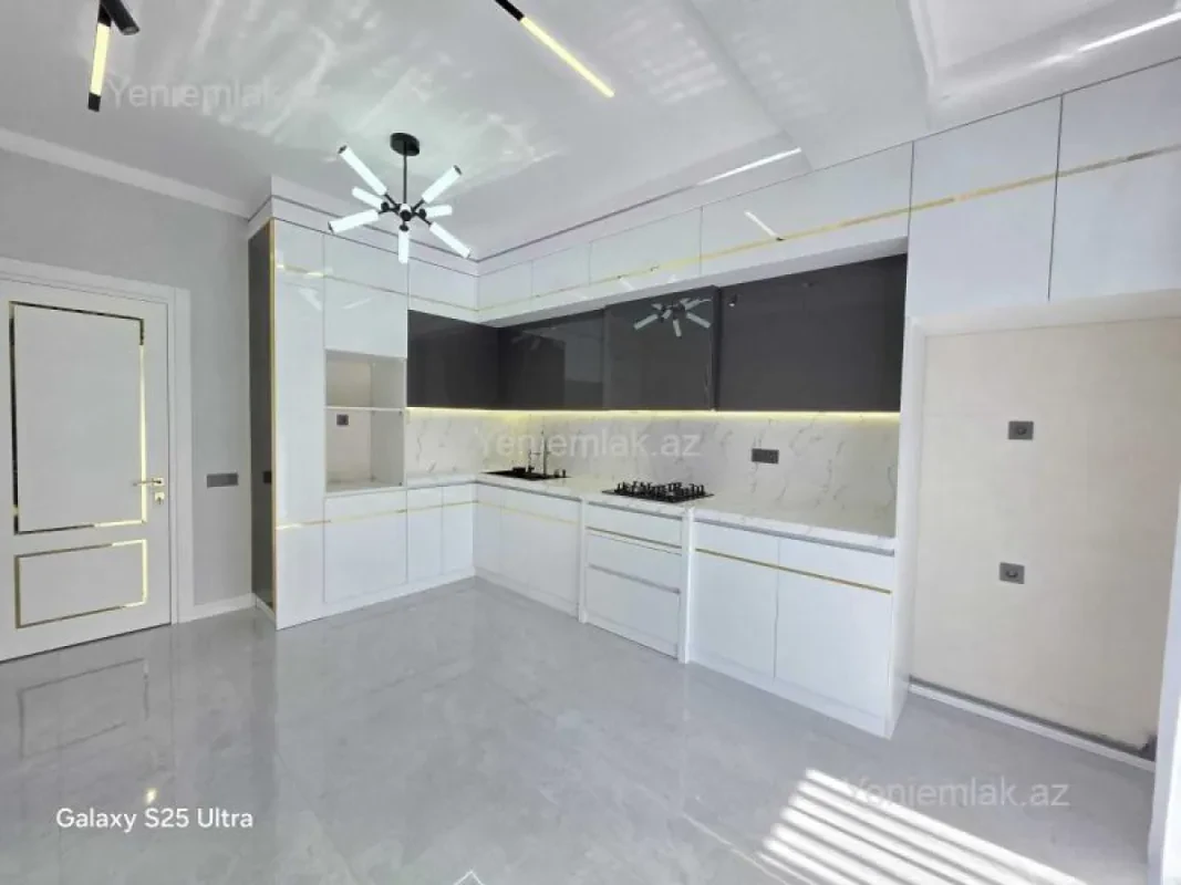 Satılır 4 otaqlı yeni tikili 190 m²
