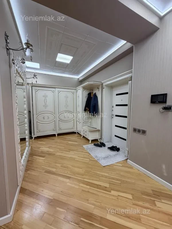 Satılır 6 otaqlı yeni tikili 222 m²