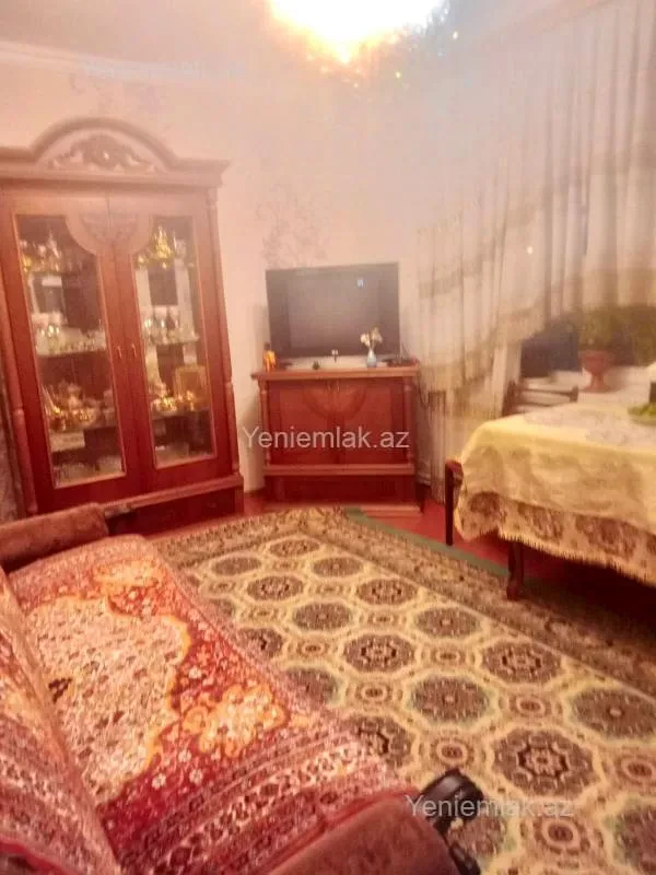 Satılır 2 otaqlı köhnə tikili 45 m²