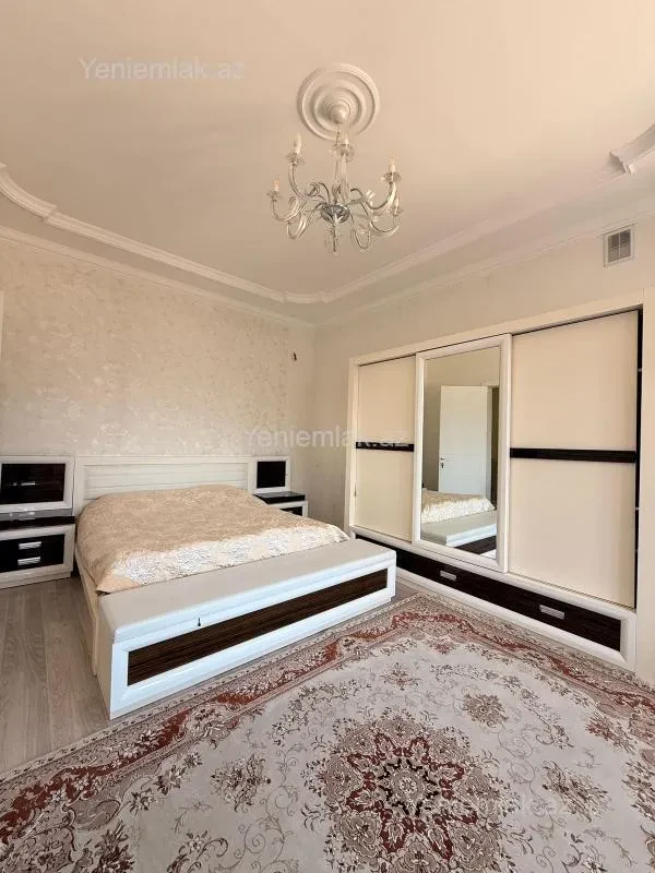 Satılır 7 otaqlı həyət evi 360 m²
