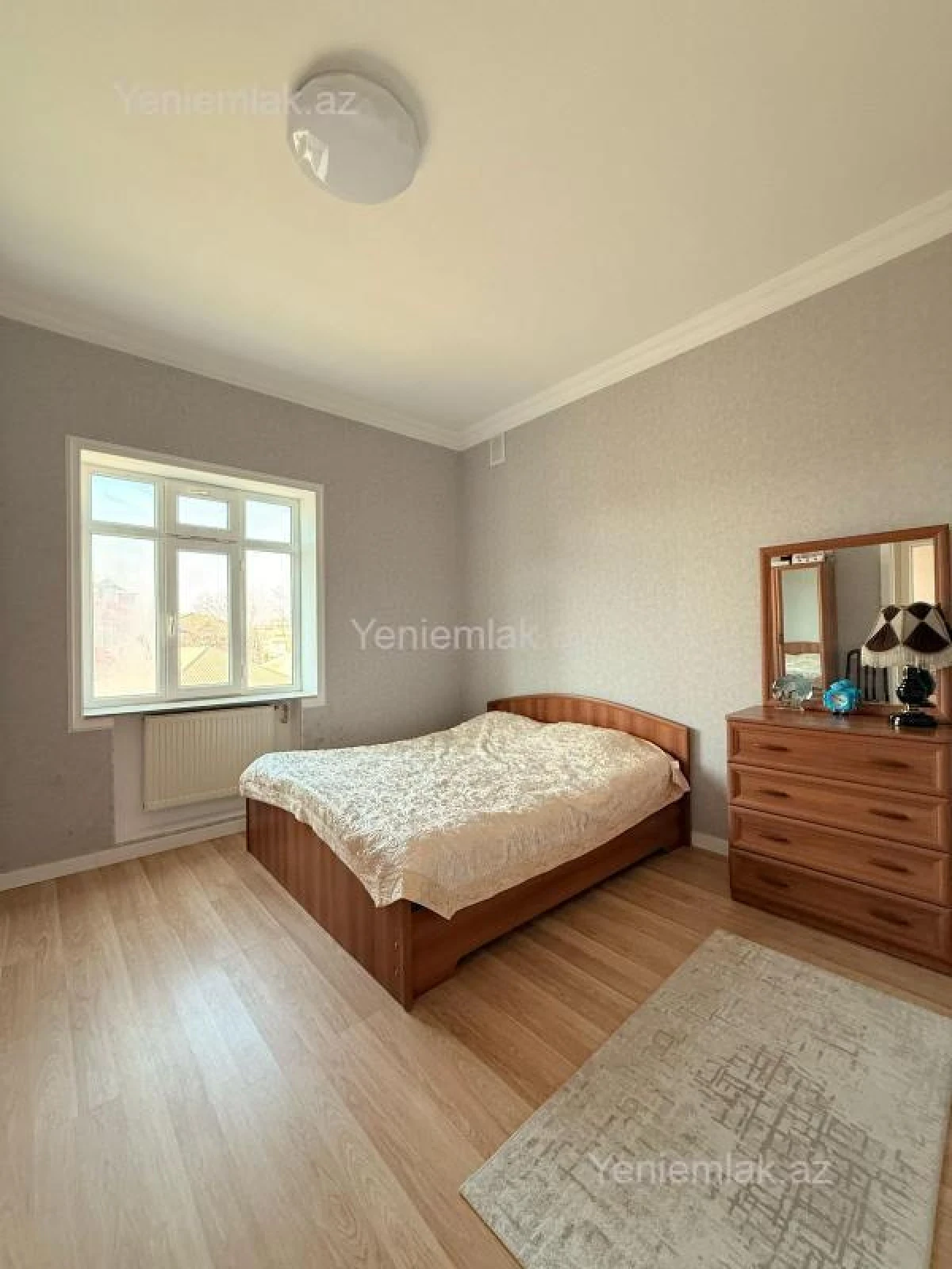 Satılır 7 otaqlı həyət evi 360 m²