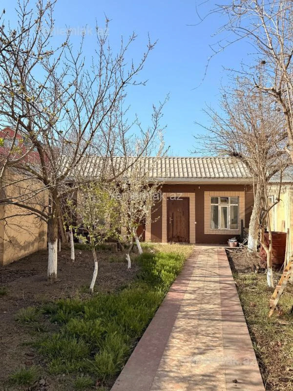 Satılır 7 otaqlı həyət evi 360 m²