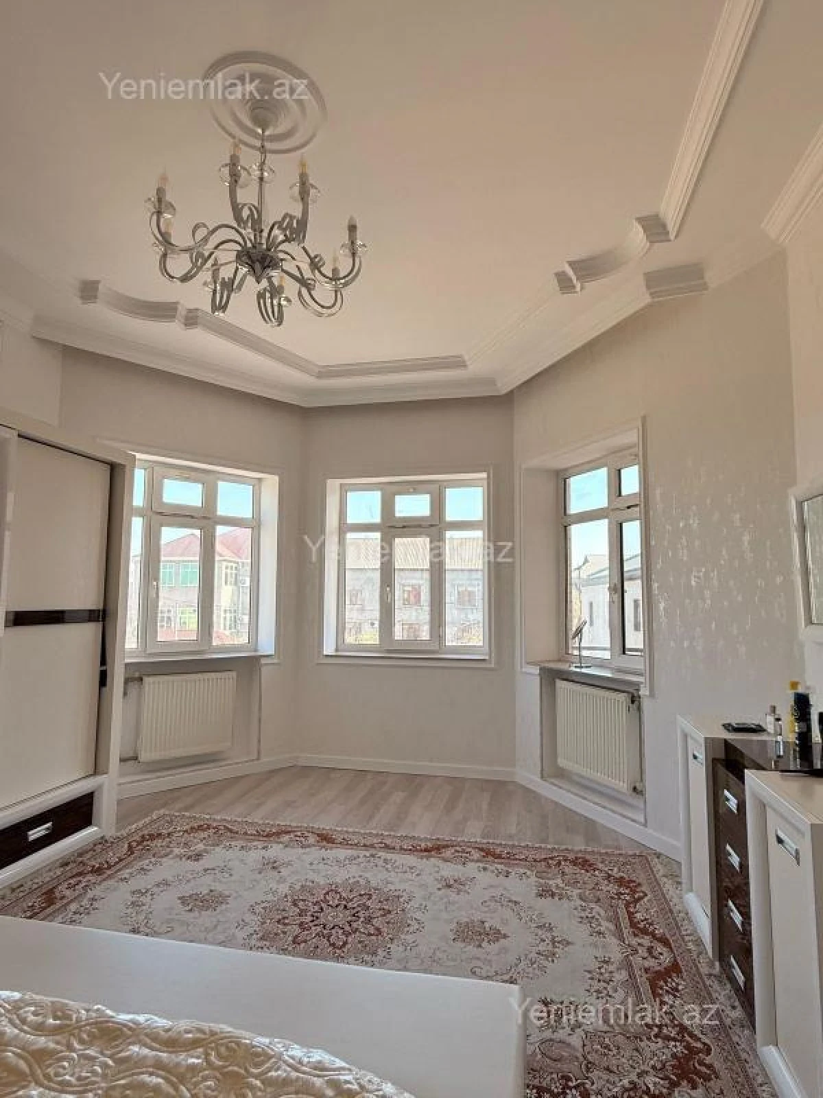 Satılır 7 otaqlı həyət evi 360 m²