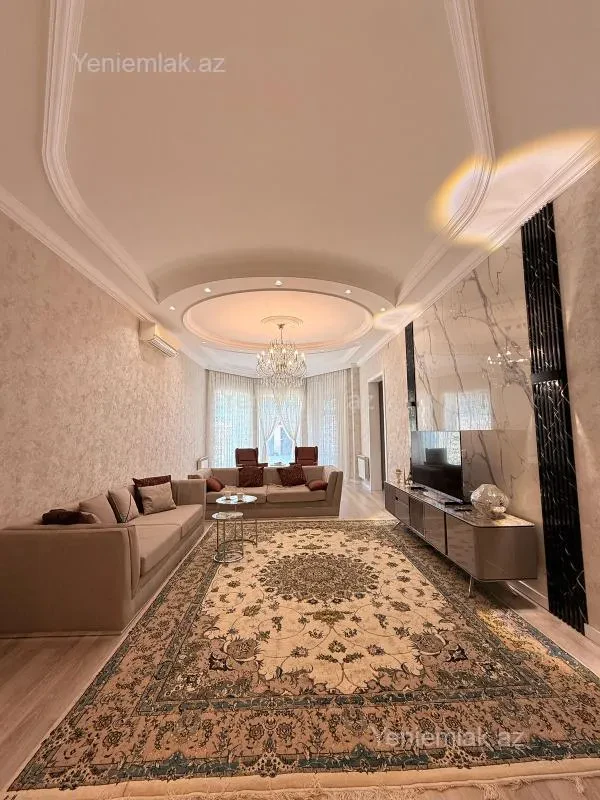 Satılır 7 otaqlı həyət evi 360 m²