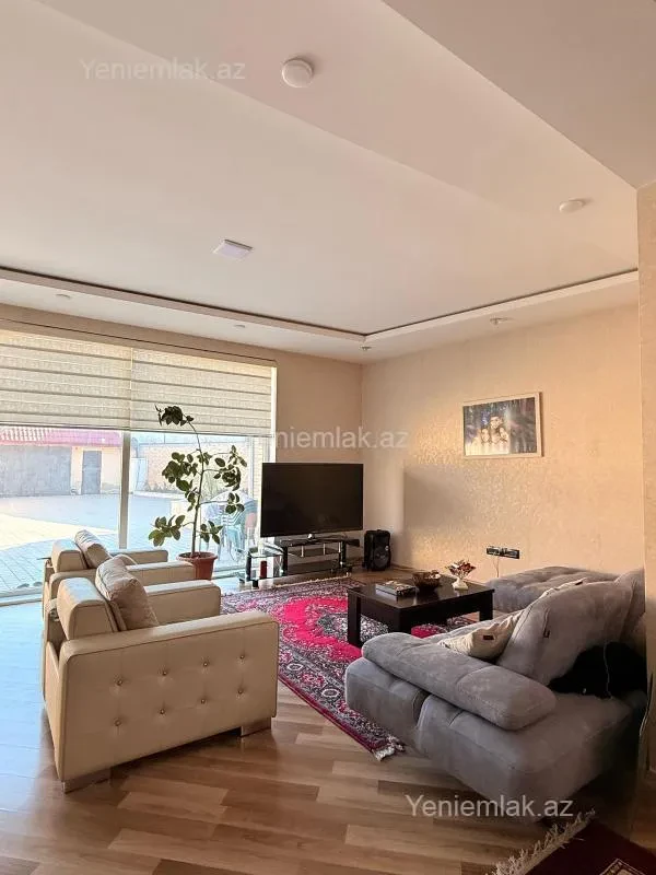 Satılır 7 otaqlı həyət evi 360 m²