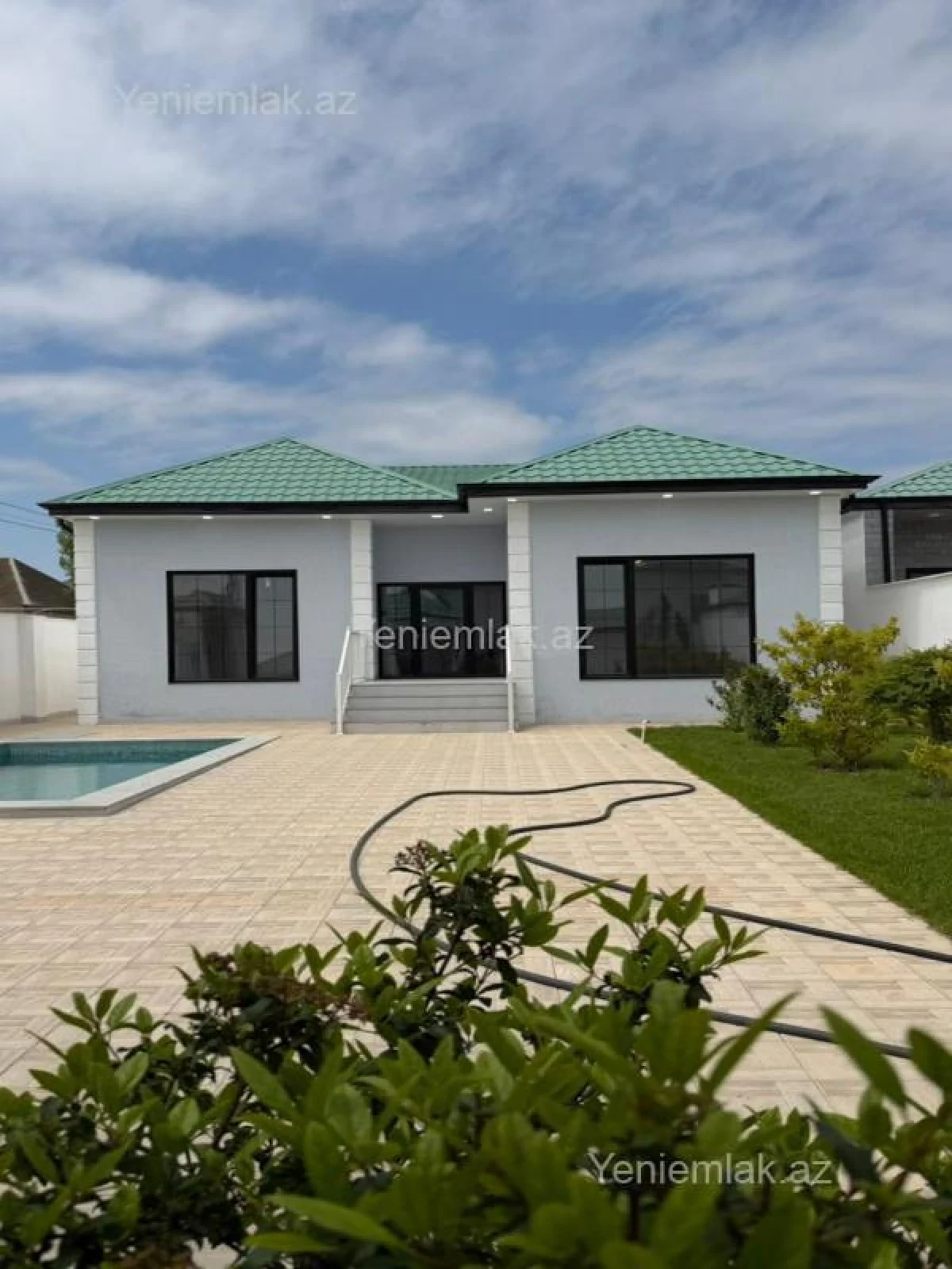 Satılır 4 otaqlı həyət evi 180 m²