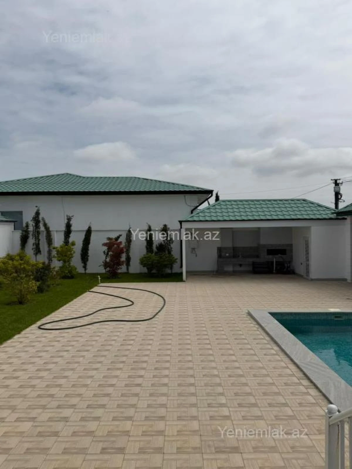 Satılır 4 otaqlı həyət evi 180 m²