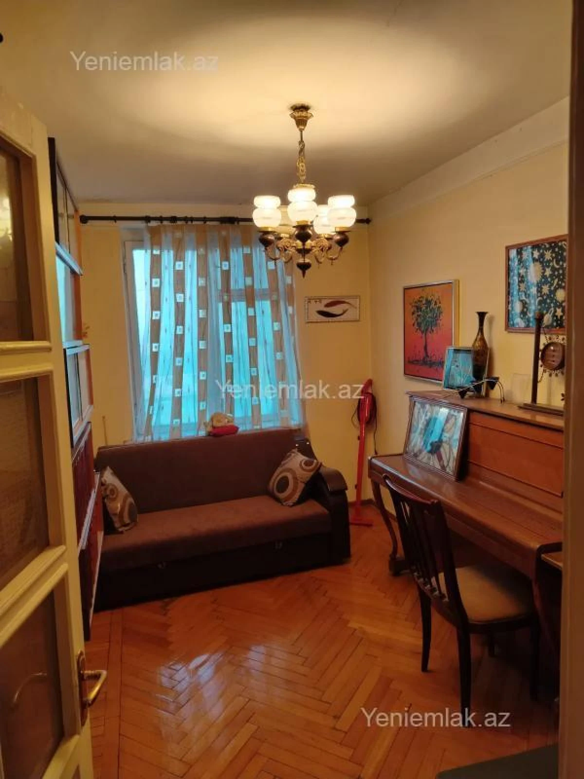 Satılır 3 otaqlı köhnə tikili 90 m²